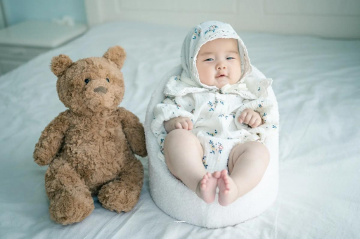 兰州宝宝吃不饱母乳的症状
